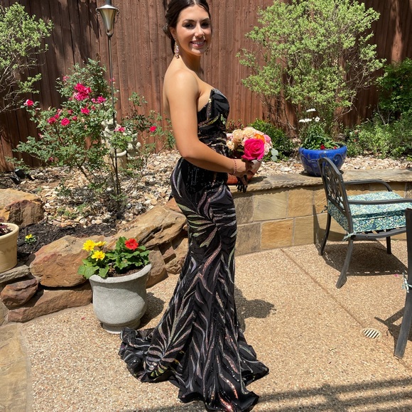 Portia and Scarlett Prom Gown - Picture 5 of 7